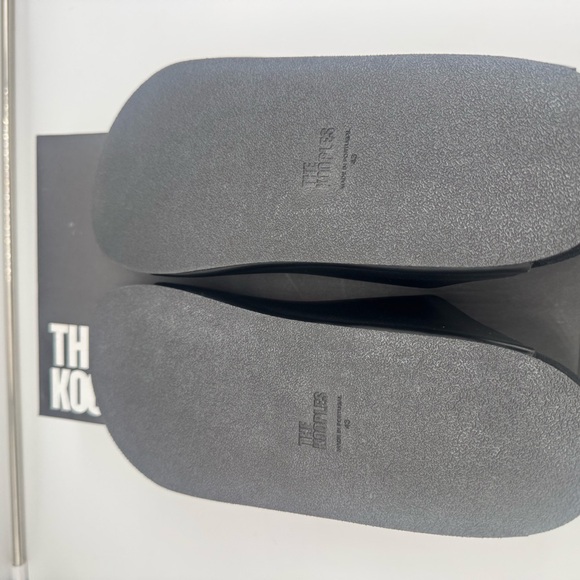 Sandals_&_Flip_Flops